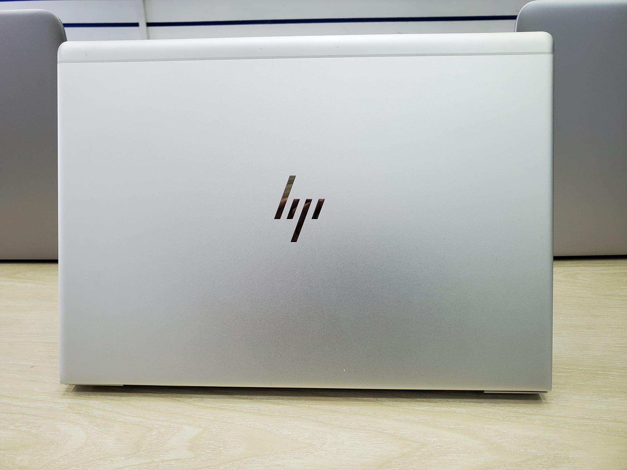 HP EliteBook 840 G5 - 8th Gen. Intel Core i5 - 256GB SSD - 8GB RAM